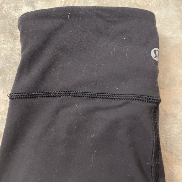 Lulu lemon black leggings - Picture 2 of 3